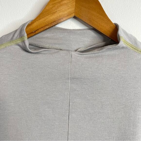 Universal Standard Eris Ash Gray Contrast Stitch Mock Neck shirt top XS 10 12 L - Picture 7 of 11